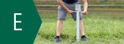 Richtige Erdung für Weidezaun-Pfähle von AKO