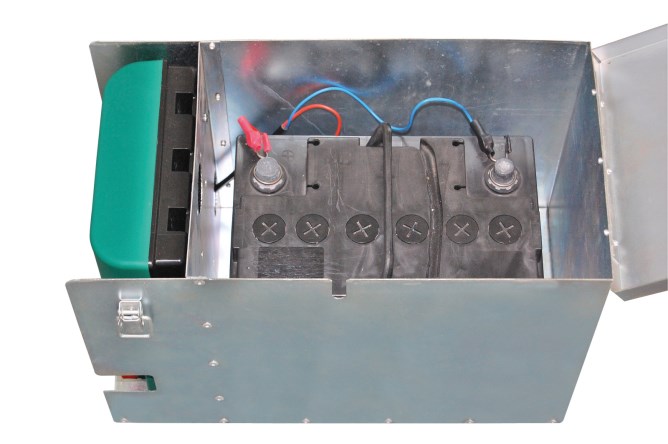 AKO 12 V  Weidezaungerät Savanne 2000  inkl Metallbox Akkugerät Batteriegerät 