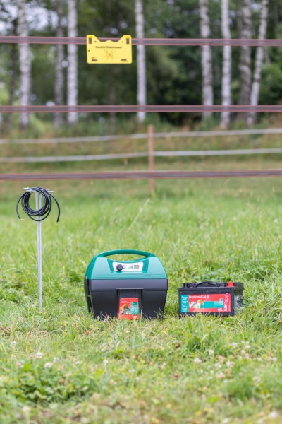 Kit de batterie complet avec adaptateur secteur Ako Premium AGM - Chauffe  dos et massages - Couvertures - Cheval au repos